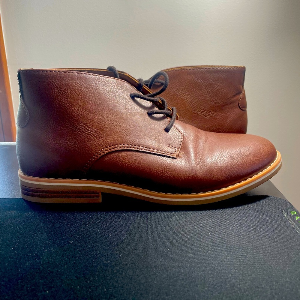 Cat and Jack size 6 boys dress shoes